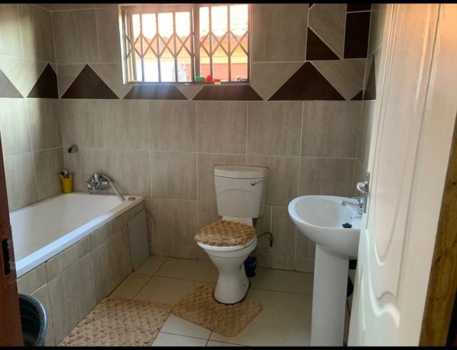 3 BEDROOM HOUSE FOR SALE IN MOHLAKENG
